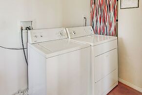 Twentynine Palms 'harmonic House' w/ Mtn Views!