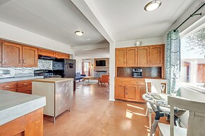 Twentynine Palms 'harmonic House' w/ Mtn Views!