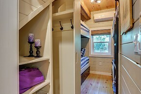 Lakefront Gem w/ Hot Tub & Boat Dock in Greentown