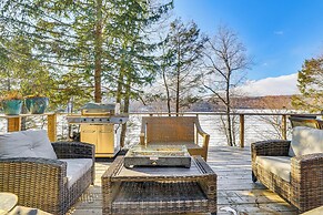 Lakefront Gem w/ Hot Tub & Boat Dock in Greentown