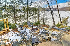 Lakefront Gem w/ Hot Tub & Boat Dock in Greentown