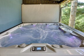 Lakefront Gem w/ Hot Tub & Boat Dock in Greentown