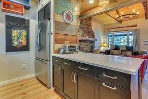 Lakefront Gem w/ Hot Tub & Boat Dock in Greentown