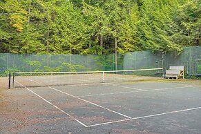 Rustic Cabin w/ Squam Lake Access & Fireplace!