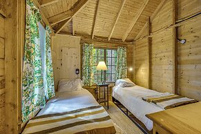 Rustic Cabin w/ Squam Lake Access & Fireplace!