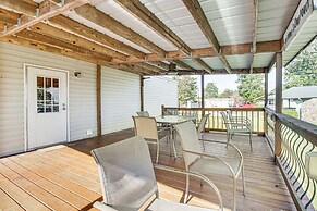 Lake-view Getaway w/ Grill in Mountain Home!
