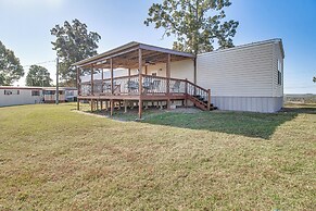 Lake-view Getaway w/ Grill in Mountain Home!