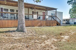 Lake-view Getaway w/ Grill in Mountain Home!