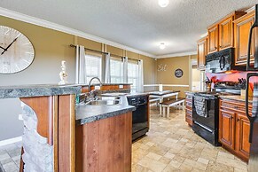 Lake-view Getaway w/ Grill in Mountain Home!