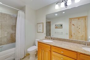 2 Mi to Angel Fire Resort: Mtn-view Townhome!