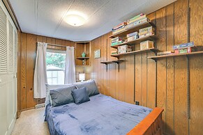 3 Mi to Lake Michigan: Pet-friendly Home!