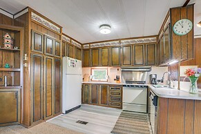 3 Mi to Lake Michigan: Pet-friendly Home!