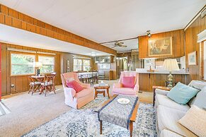 3 Mi to Lake Michigan: Pet-friendly Home!