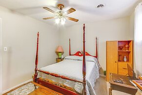 Inviting Vicksburg Home w/ Patio + Charcoal Grill!