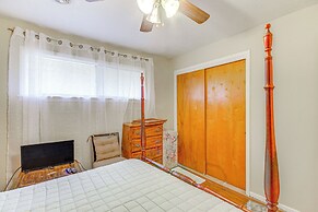 Inviting Vicksburg Home w/ Patio + Charcoal Grill!