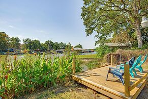 Cedar Creek Reservoir Retreat w/ Fire Pit + Deck!
