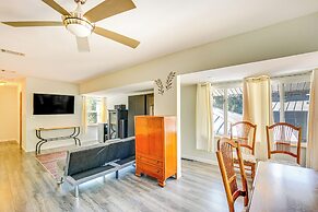 Cedar Creek Reservoir Retreat w/ Fire Pit + Deck!