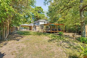 Cedar Creek Reservoir Retreat w/ Fire Pit + Deck!
