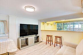 Cedar Creek Reservoir Retreat w/ Fire Pit + Deck!