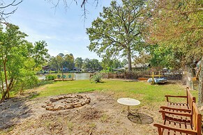 Cedar Creek Reservoir Retreat w/ Fire Pit + Deck!