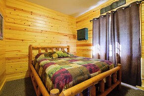 Rustic Wisconsin Cabin on Shawano Lake!