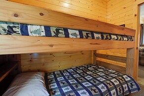 Rustic Wisconsin Cabin on Shawano Lake!