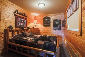 Shawano Lake Cabin w/ Boat Dock!