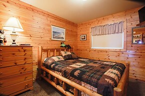 Shawano Lake Cabin w/ Boat Dock!