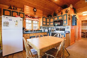 Shawano Lake Cabin w/ Boat Dock!