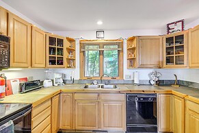 Near Beach Access: Torch Lake Cabin Retreat!