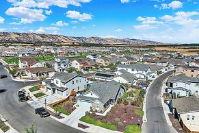 1 Mi to Dtwn Winters: Home w/ Fire Pit & Patio!