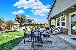 1 Mi to Dtwn Winters: Home w/ Fire Pit & Patio!