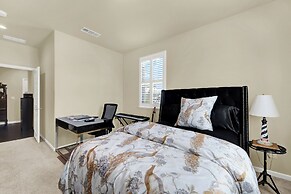 1 Mi to Dtwn Winters: Home w/ Fire Pit & Patio!