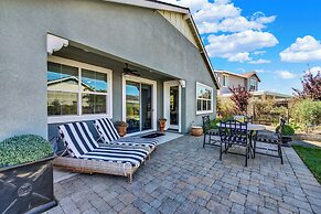 1 Mi to Dtwn Winters: Home w/ Fire Pit & Patio!