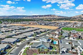 1 Mi to Dtwn Winters: Home w/ Fire Pit & Patio!