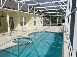 Hampton Lakes Villa 5 Bedroom Home