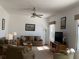 Hampton Lakes Villa 5 Bedroom Home