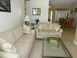 Hampton Lakes Villa 5 Bedroom Home