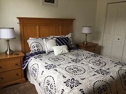 Hampton Lakes Villa 5 Bedroom Home