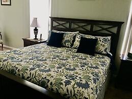 Hampton Lakes Villa 5 Bedroom Home