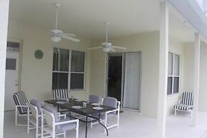 Hampton Lakes Villa 5 Bedroom Home