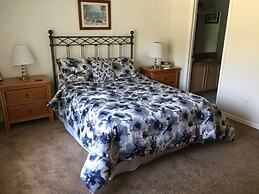 Hampton Lakes Villa 5 Bedroom Home