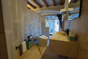 Be Still Alexa Smart Luxury Escape Adults Only