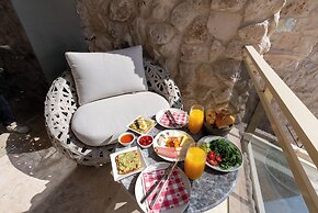 Be Still Alexa Smart Luxury Escape Adults Only