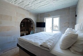 Be Still Alexa Smart Luxury Escape Adults Only