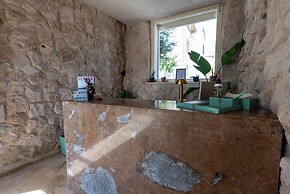 Be Still Alexa Smart Luxury Escape Adults Only