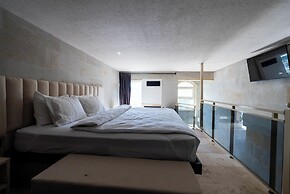 Be Still Alexa Smart Luxury Escape Adults Only