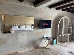 Be Still Alexa Smart Luxury Escape Adults Only