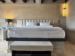 Be Still Alexa Smart Luxury Escape Adults Only