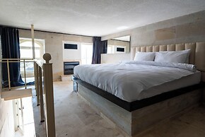 Be Still Alexa Smart Luxury Escape Adults Only